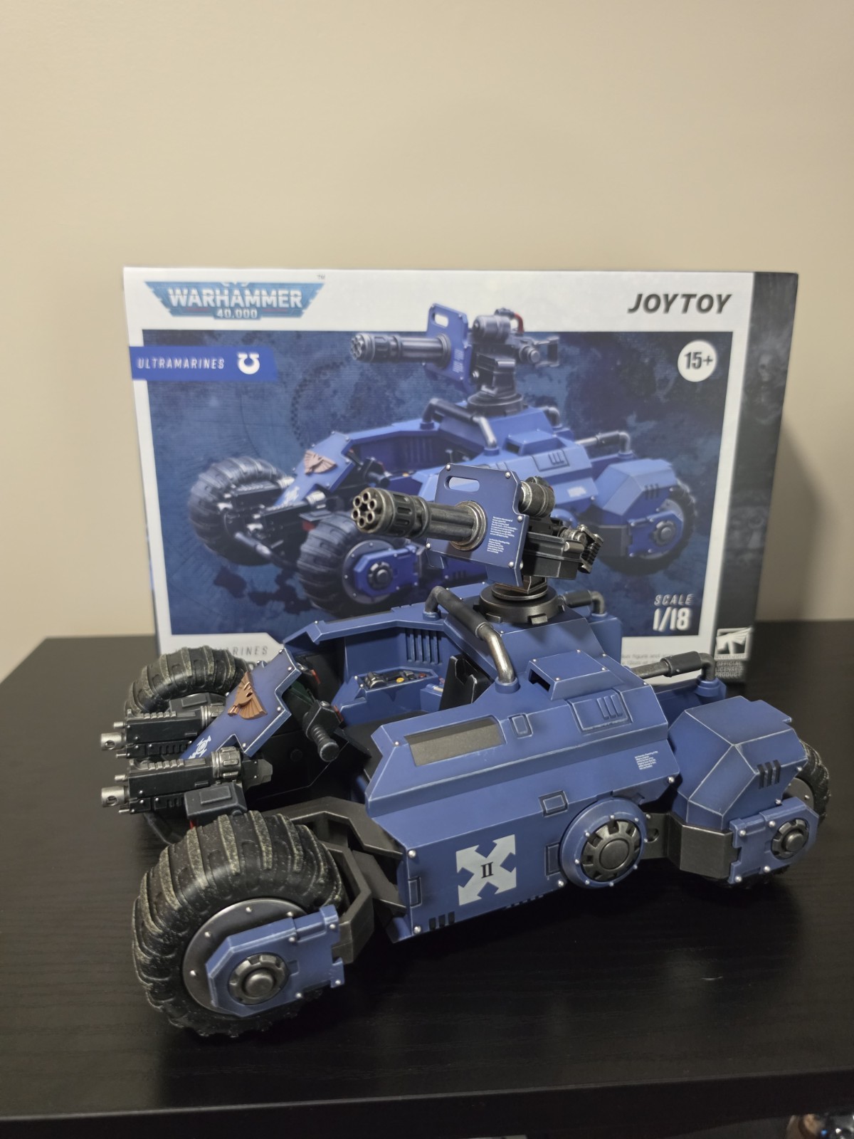 JoyToy Warhammer 40k Ultramarines Primaris Invader ATV