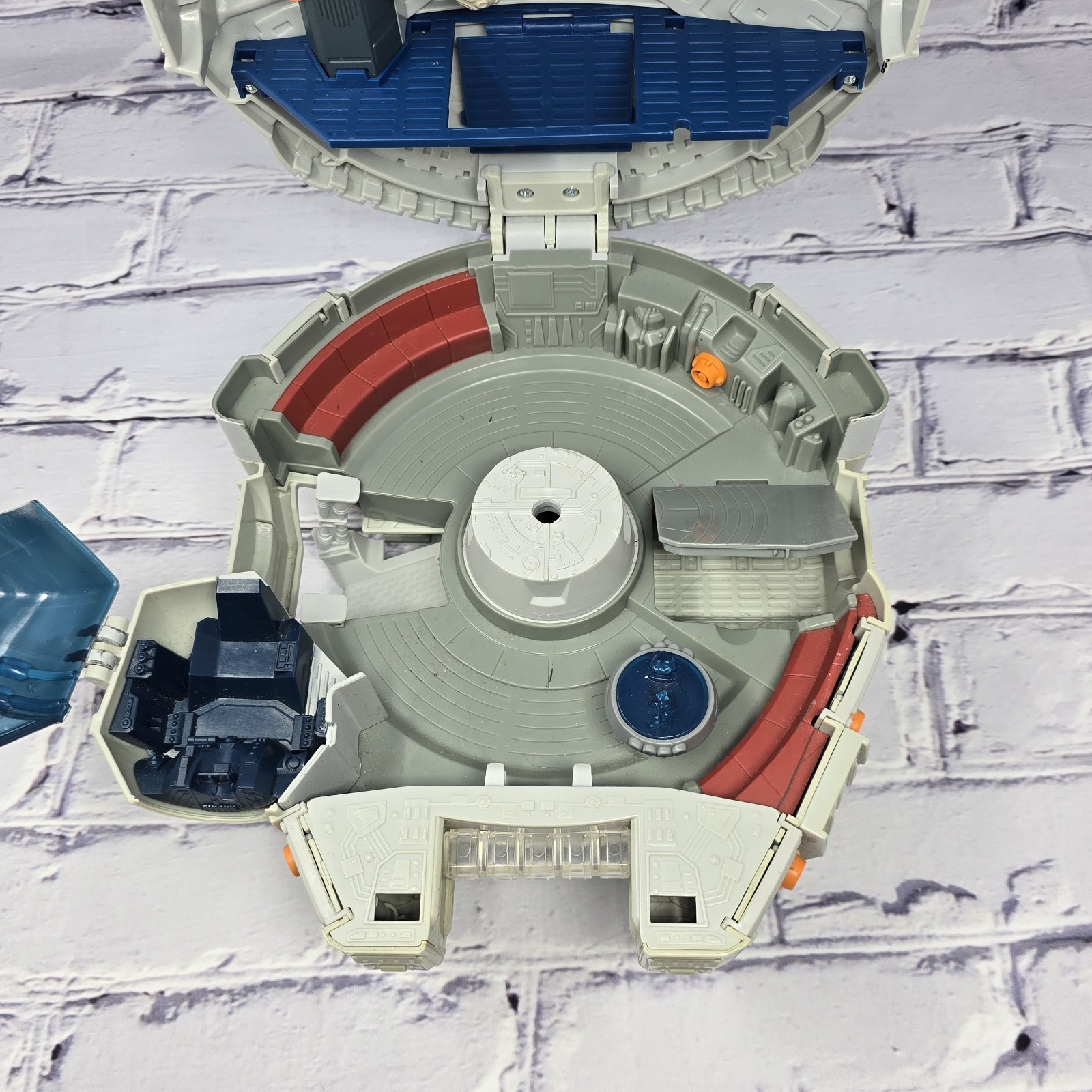Star Wars 2011 GALACTIC HEROES MILLENNIUM FALCON Space Ship ~ Not Complete