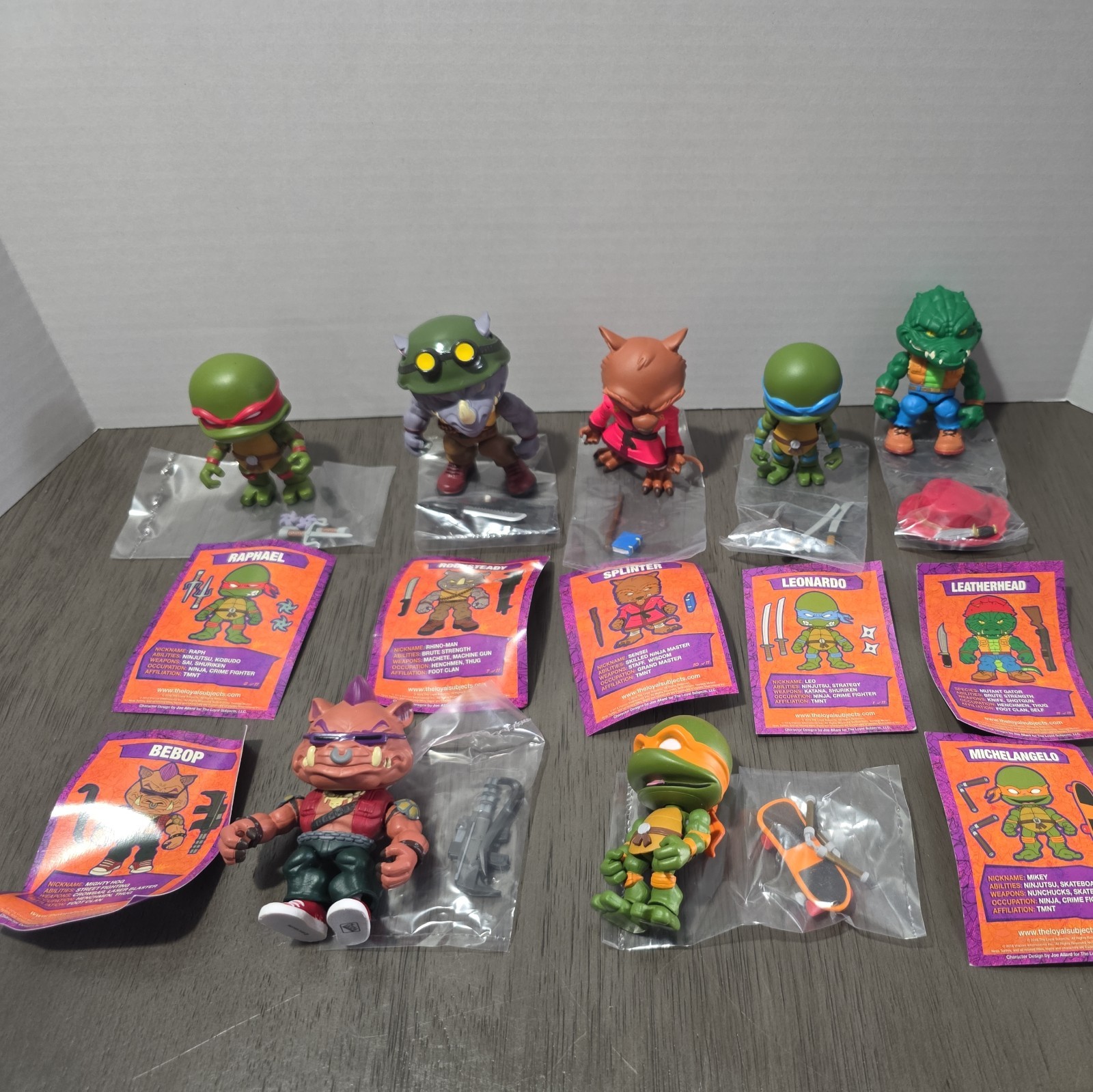 TMNT The Loyal Subjects Action Vinyl Lot of 7 ALL COMPLETE!! Never displayed.