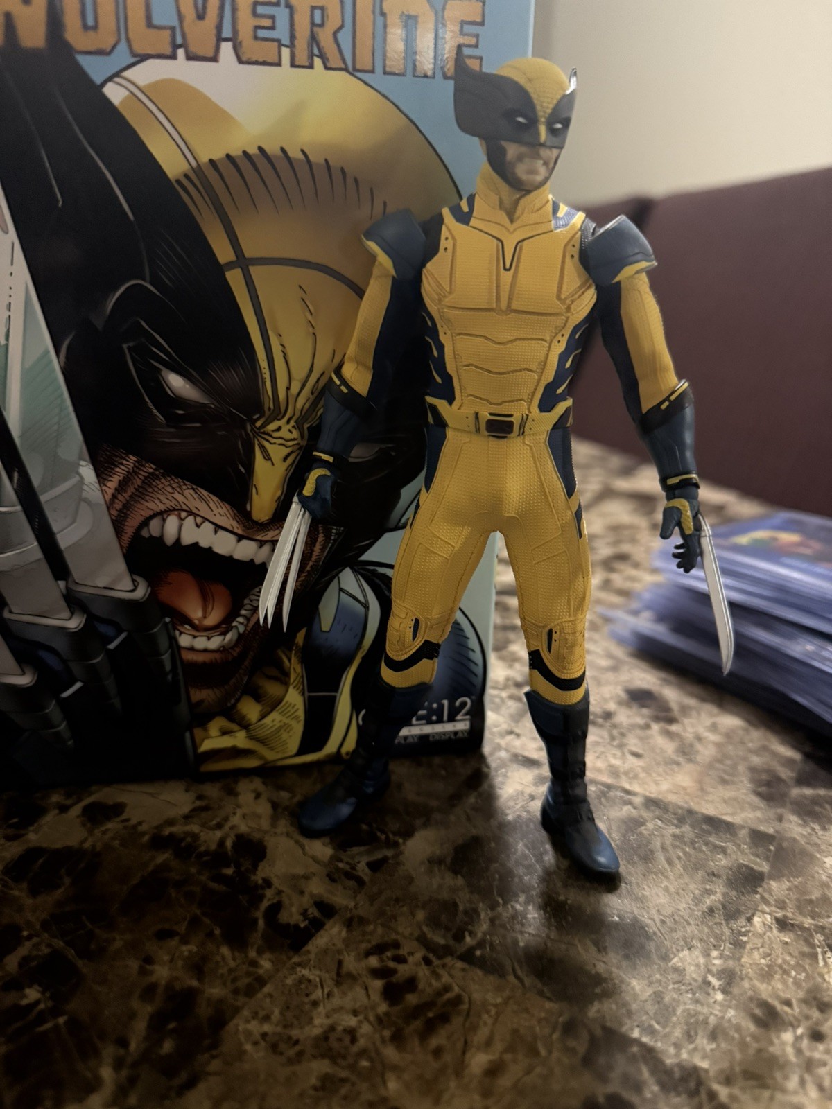 Mezco One:12 Deadpool & Wolverine: Wolverine Deluxe Edition 1/12 Figure