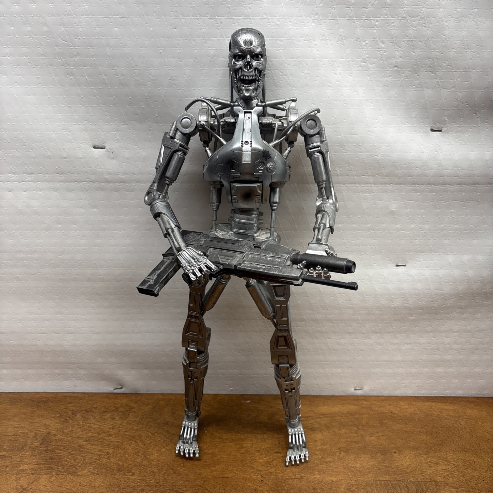NECA Terminator 2 T-800 Endoskeleton Figure 18&Prime; 1/4 Scale T2 Pre-owned