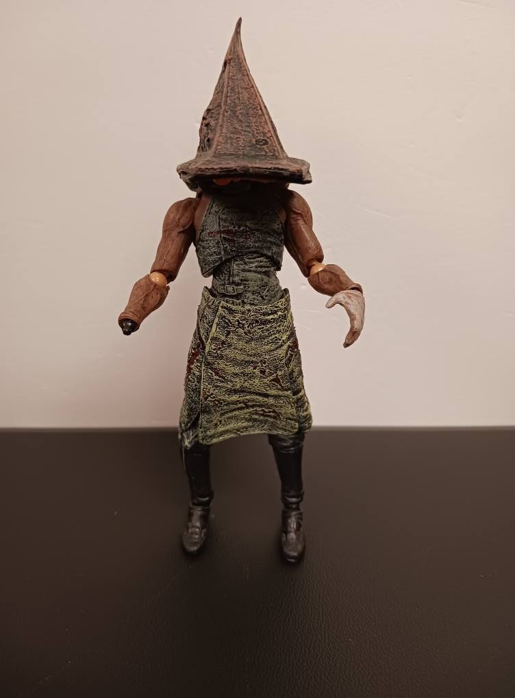 Silent Hill 2 Red Pyramid Head SP-055 Action Figure NOT COMPLETE