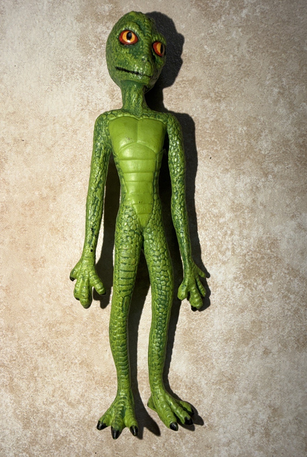 SHADOW BOX 1997 REPTILIAN ALIEN FIGURE #2 from space ALIEN series LOOSE 5&Prime;