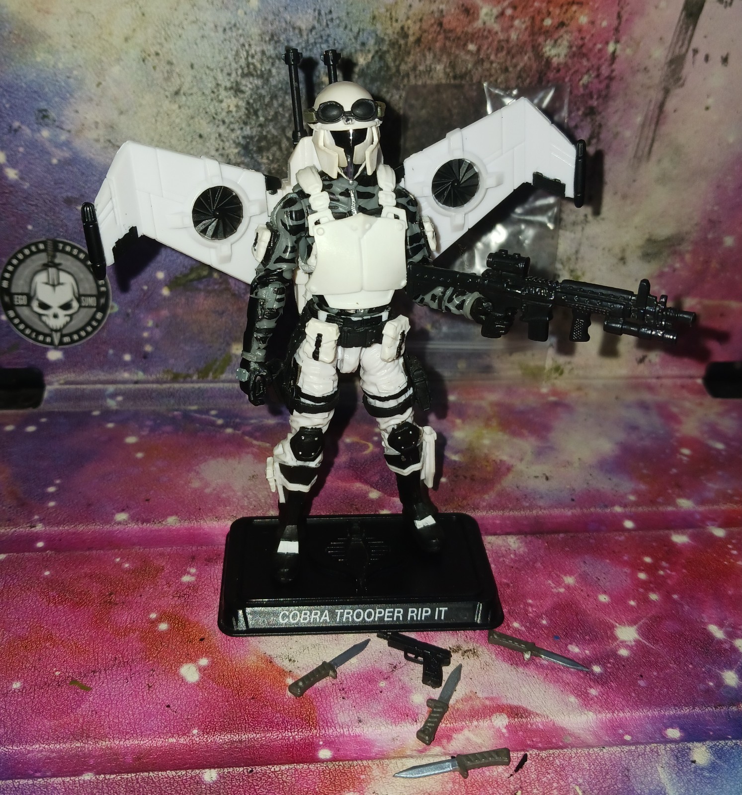 THIS IS A MARAUDER TASK FORCE FIGURE 3.75 GIJOECOBRA WHITE « RIP IT »