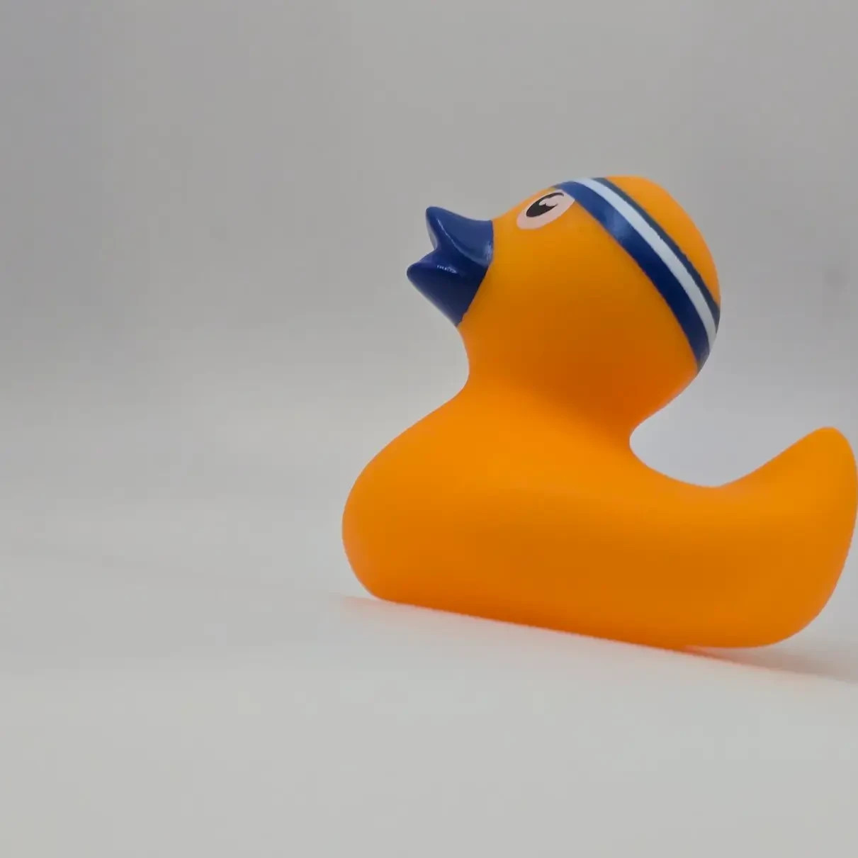 Runner Running Rubber Duckie – 2in – Jeep Ducks – FAST US Shipper