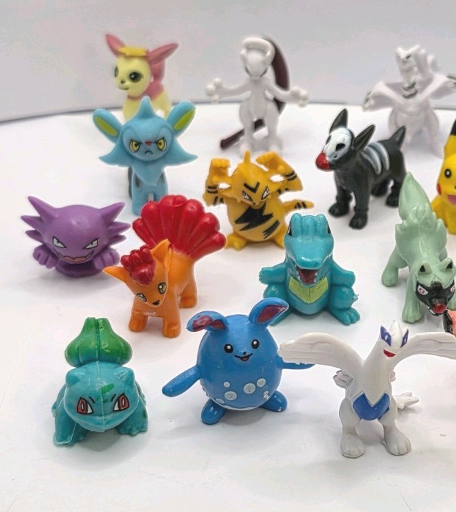 Pokemon Mini Figures 22 Piece Collection Approx 1 Inch Tall Mini Figure