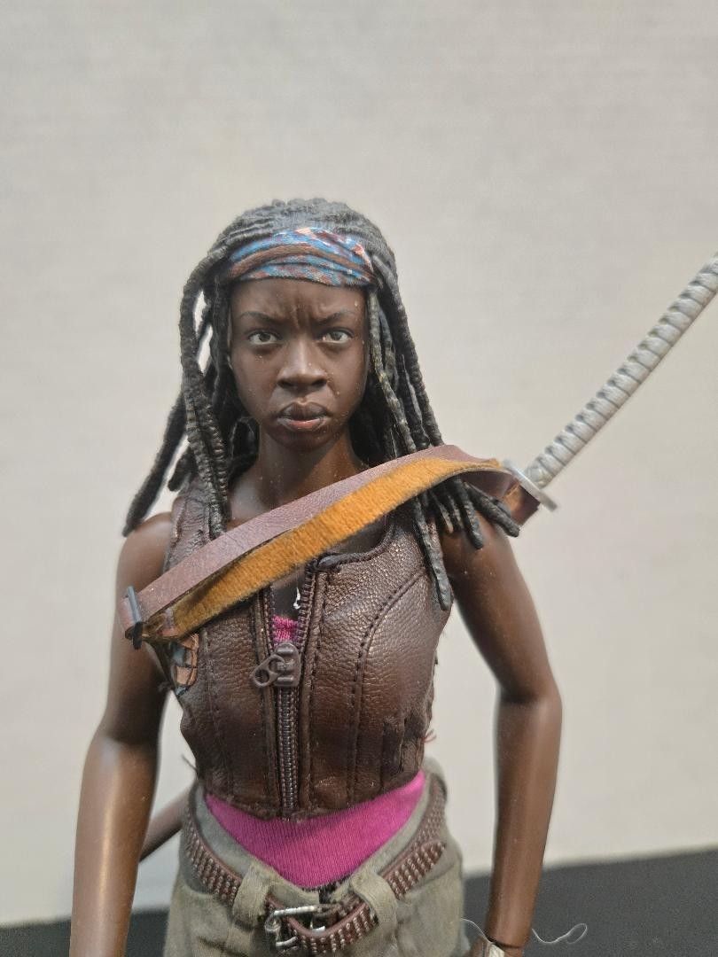 CUSTOM Redman – The Walking Dead – MICHONNE 1/6 Scale Figure. Great figure!