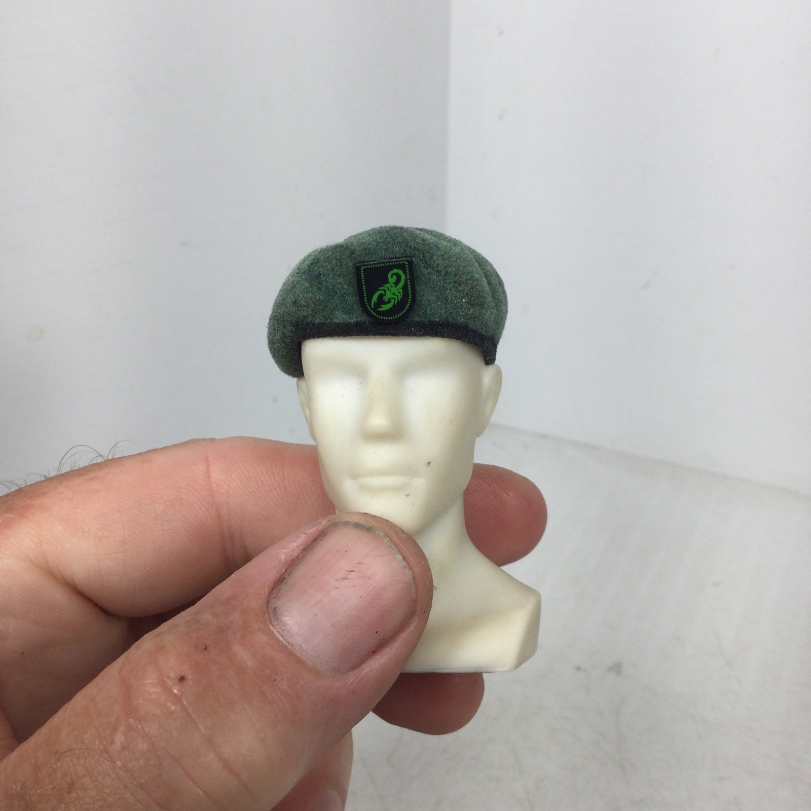 1/6 DRAGON BRITISH DEEP RECCE BRIGADE COMBAT TEAM GREEN FLOCKED BERET + FLASH