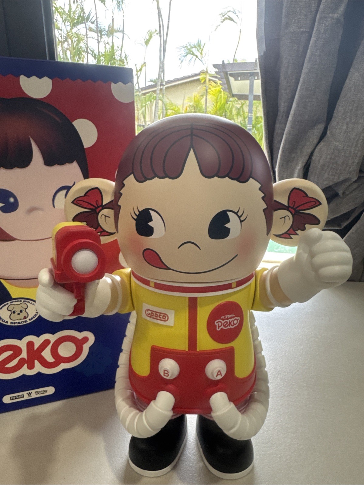Authentic Pop Mart Mega Space Molly 400% PEKO. US Seller