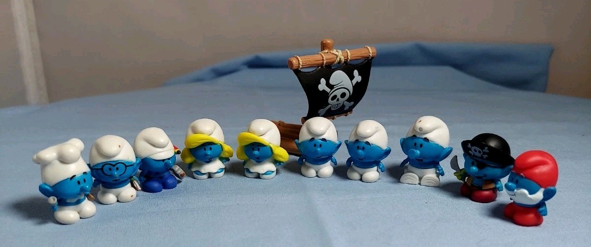 Jakks 2013 Smurfs Micro Village Garden, Water, Treasure, 19 Tiles & 10 Smurfs