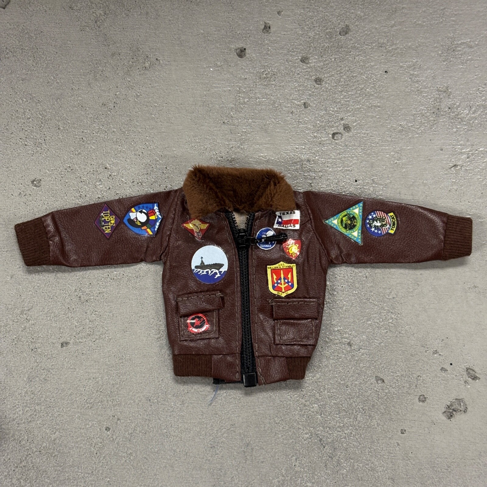 SU-TPGN-JKT: 1/12 Top Gun Zipper Aviator Jacket for 6&Prime; Muscular body