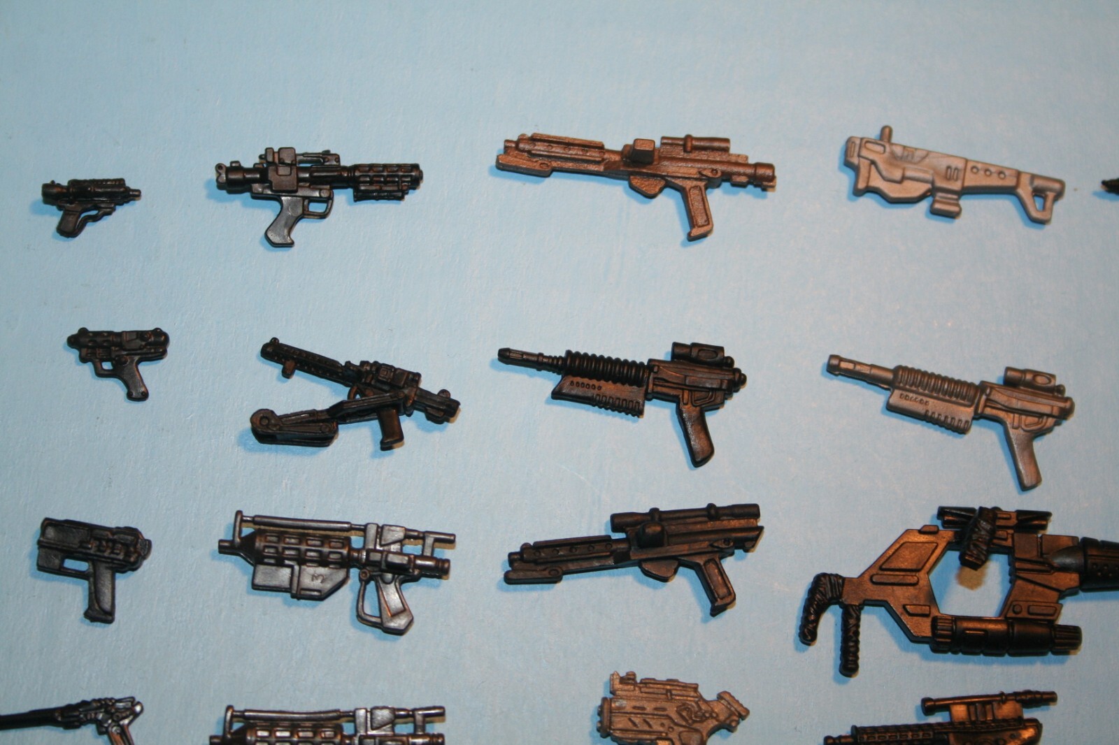 STAR WARS MODERN WEAPONS « BLASTERS » 1995-2022 DIFFERENT GREAT SHAPE FIGURE