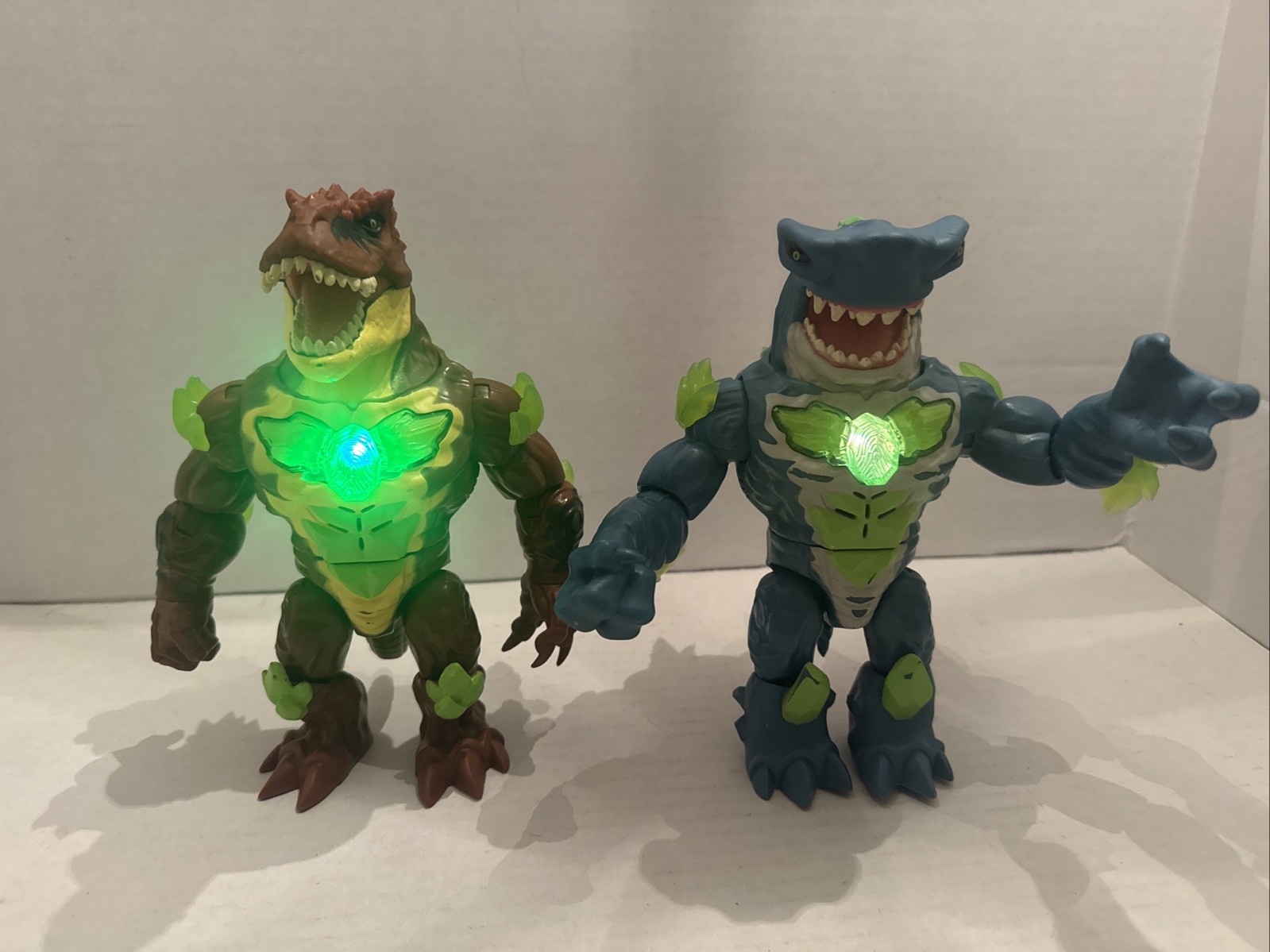 LOT 2 Beast Lab Shark & Dino BEAST Creator Experiment Action Figure Lights Sound
