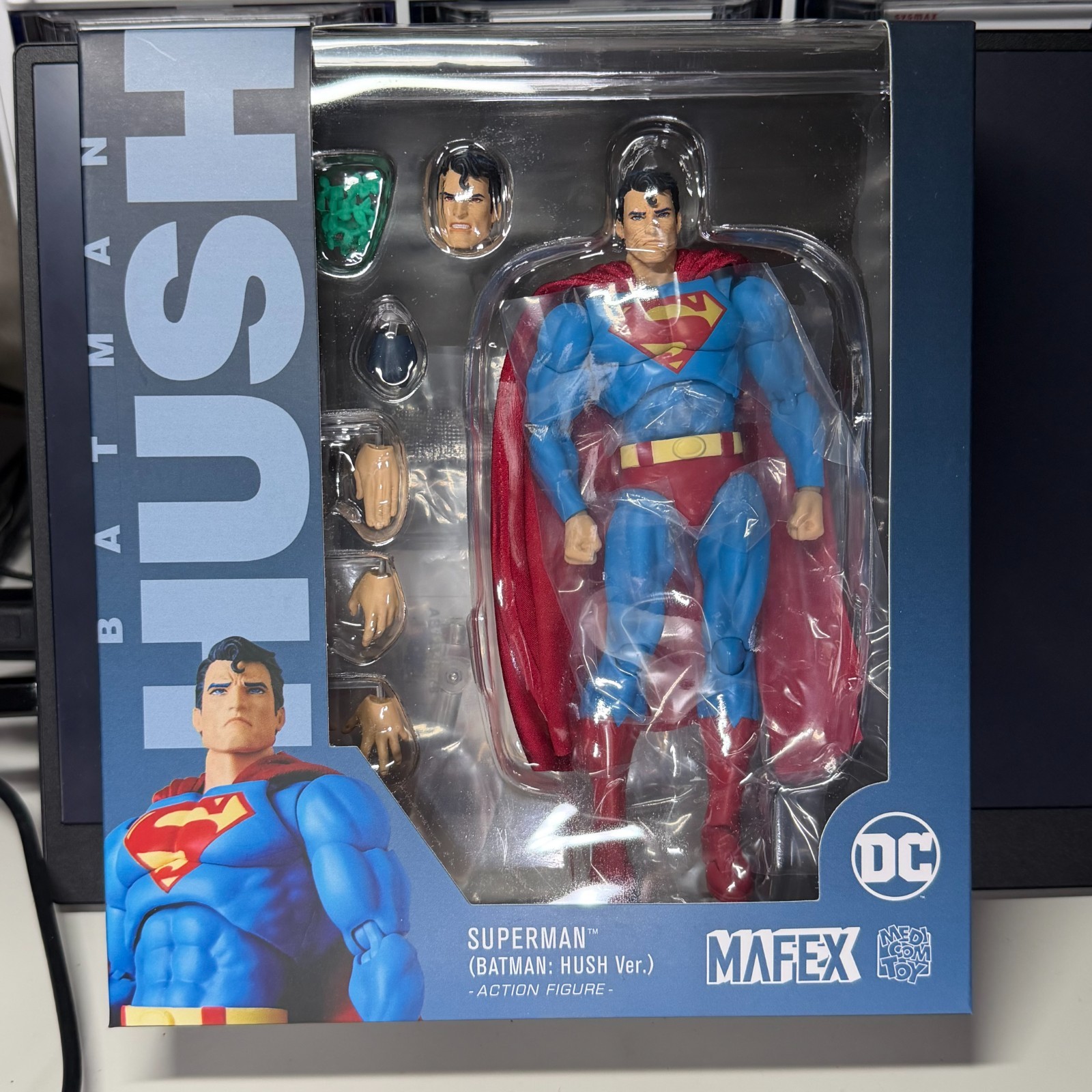 Medicom Toy MAFEX No 117 Superman (Batman: Hush Ver) NEW IN BOX