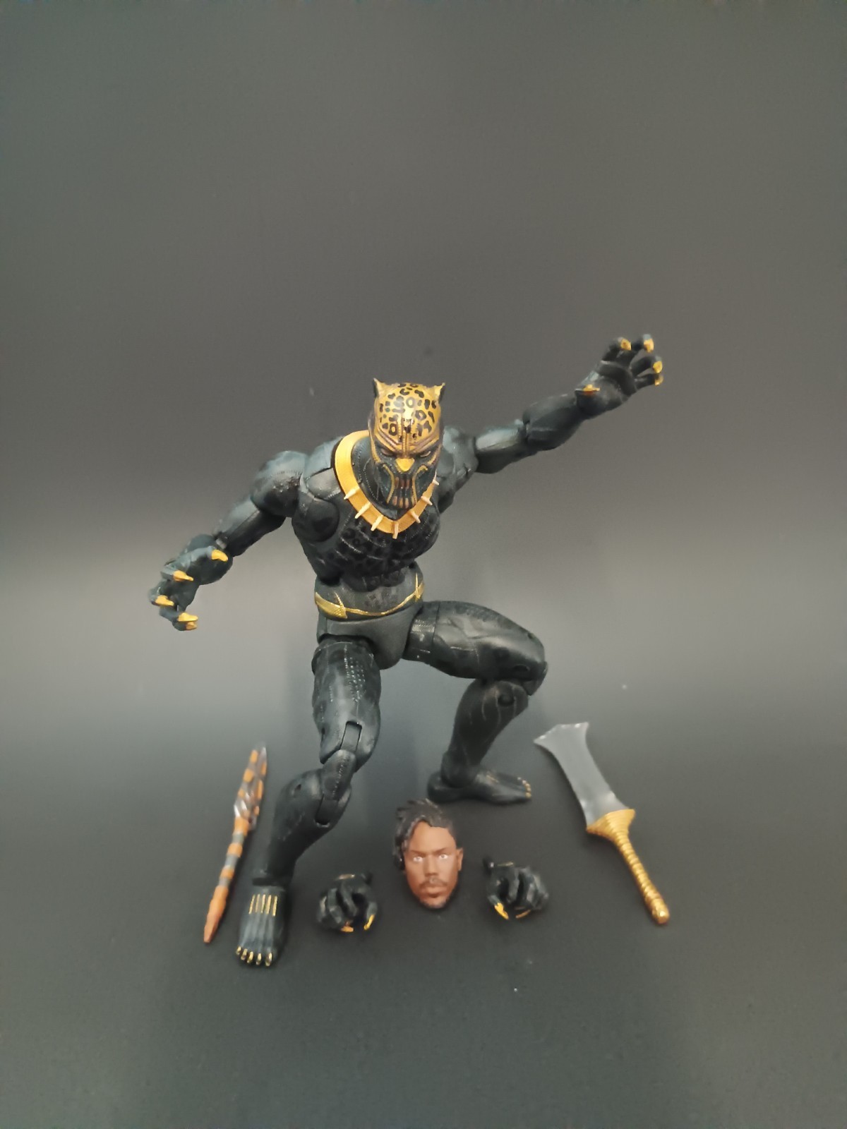 Marvel Legends Erik Killmonger 6&Prime; Figure MCU Black Panther Legacy Collection