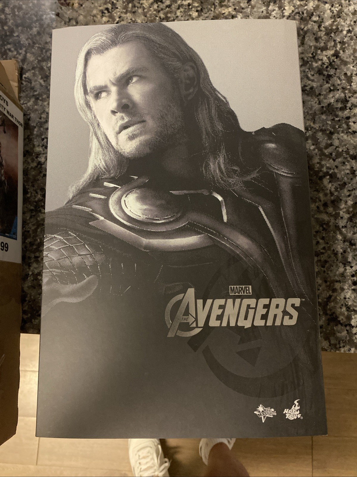 Hot Toys Marvel The Avengers Thor Figure MMS175 Never Displayed
