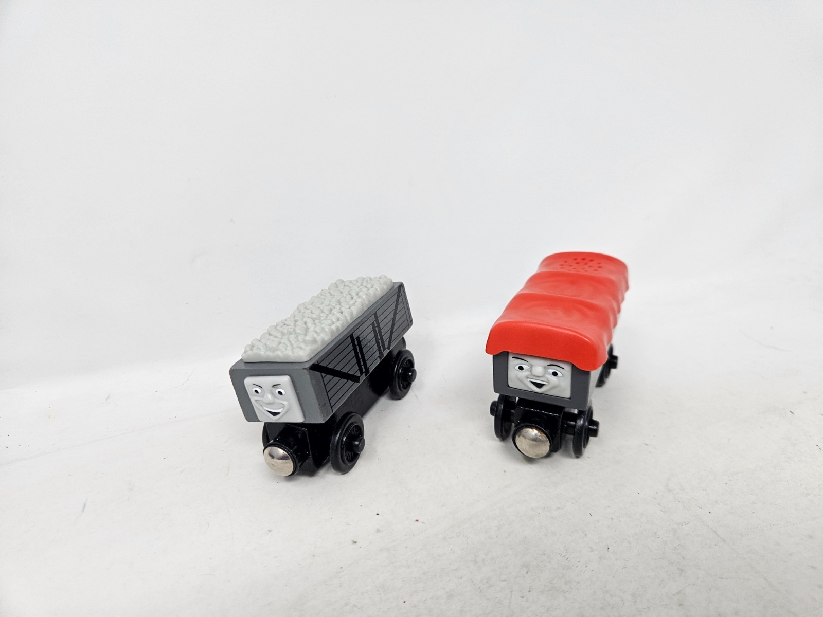 Thomas & Friends Wooden Railway Giggling Troublesome Truck Train Tank EUC