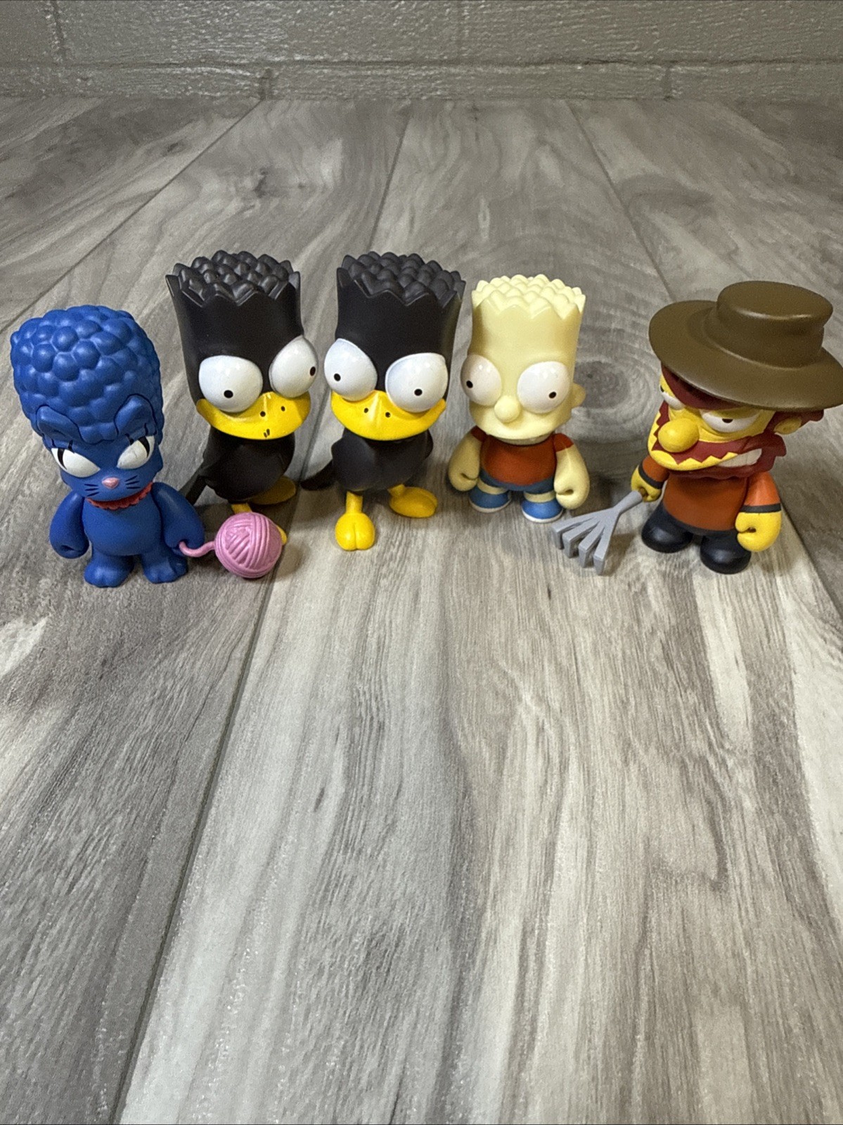 kidrobot Lot Of the simpsons treehouse of horror, Vampire,Raven,willie,Marge