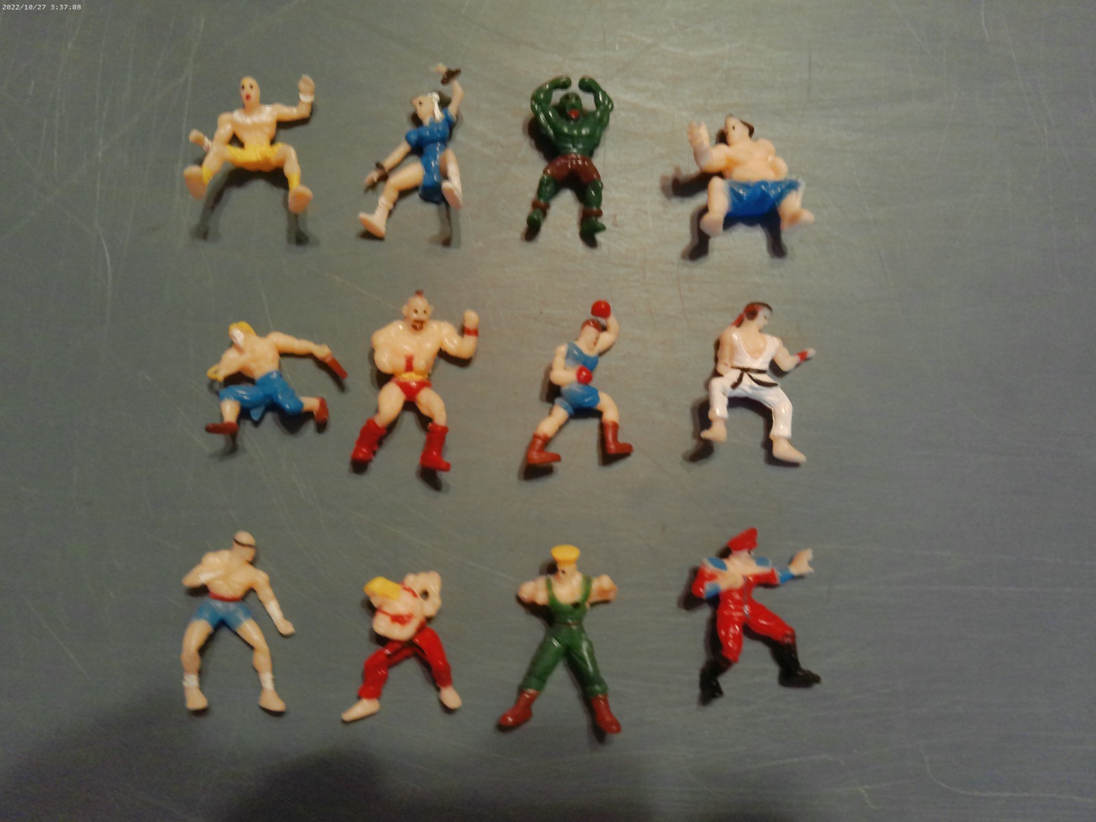 STREET FIGHTER GUMBALL MACHINE BOOTLEG MINI&rsquo;S FIGURES SET OF 12 NEW PRICE