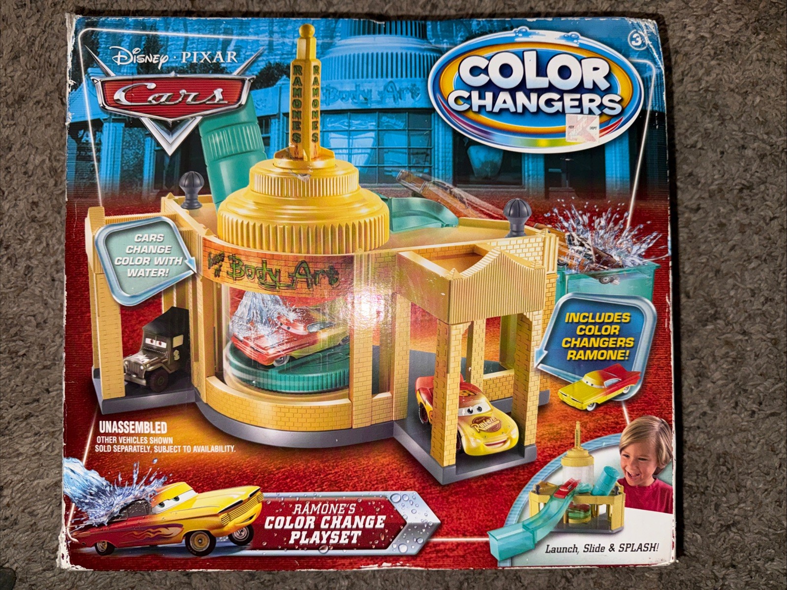 2009 MATTEL CARS RAMONE&rsquo;S COLOR CHANGE Playset NEW *Damaged Box* Original READ