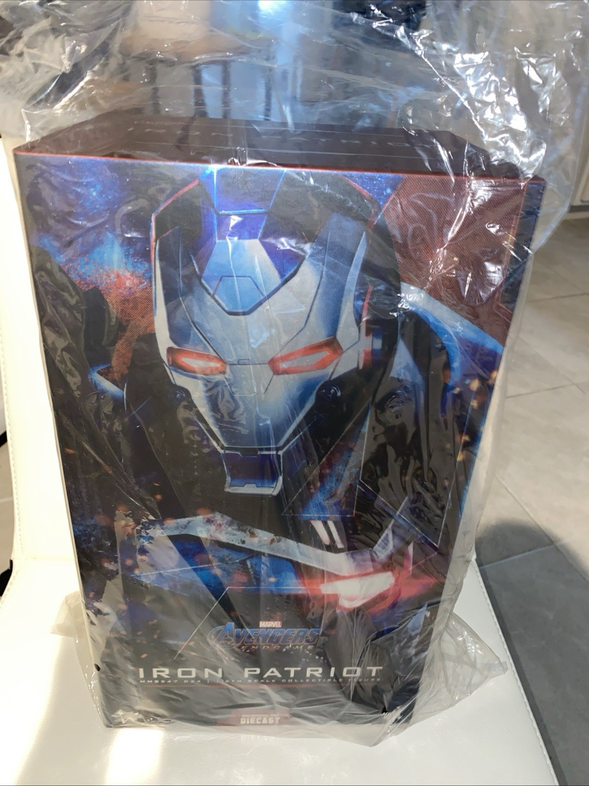 Hot Toys Avengers: Endgame – Iron Patriot 1/6th Scale Collectible Figure
