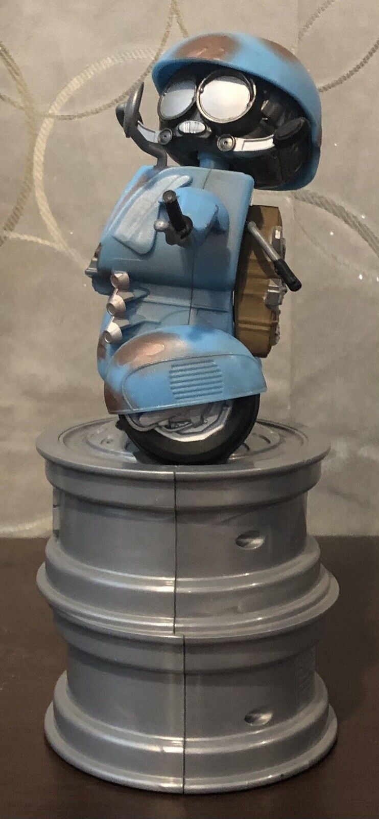 Transformers The Last Knight Dancing Autobot Sqweeks Speaker Figure eKids TF-408