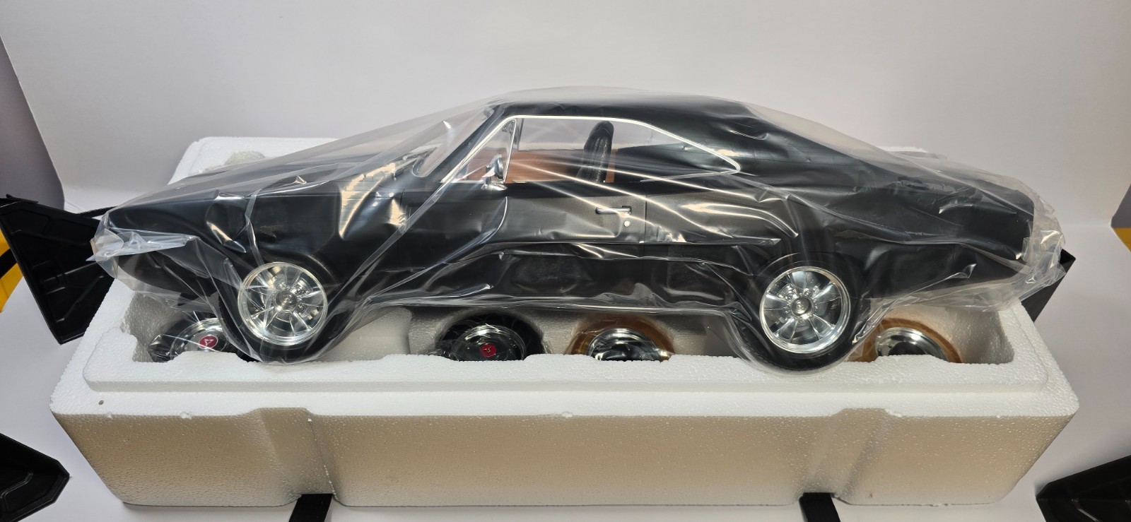 RAMEN RACER GRAPHITE BLACK Vehicle Interchange, Inferno Pack, & LE Flame Head