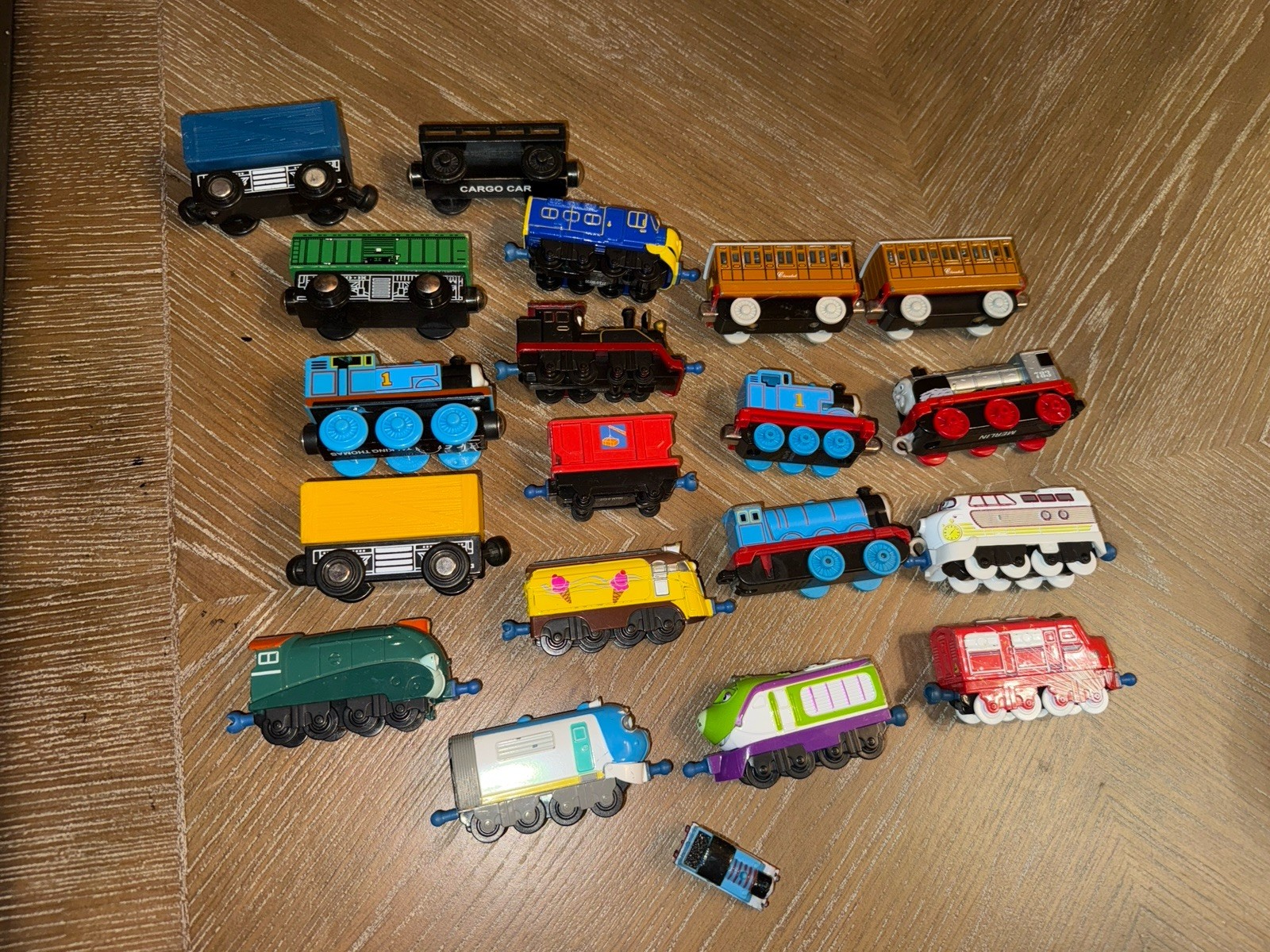 Thomas & Friends Wooden Train Lot of 20 Nice Random Lot 5wooden Metal Rest