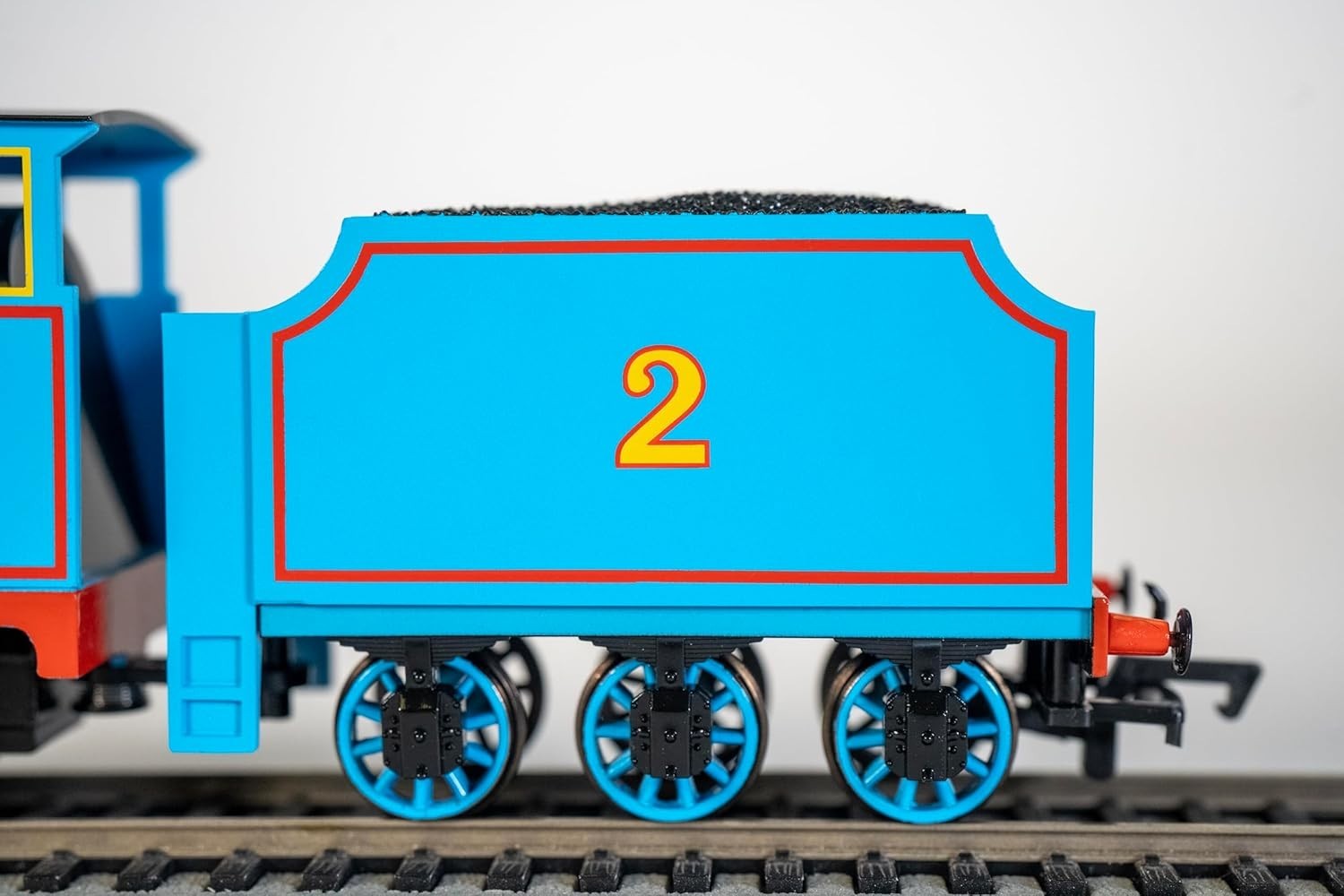 Thomas & Friends Edward Engine w/ Moving Eyes – HO Scale*