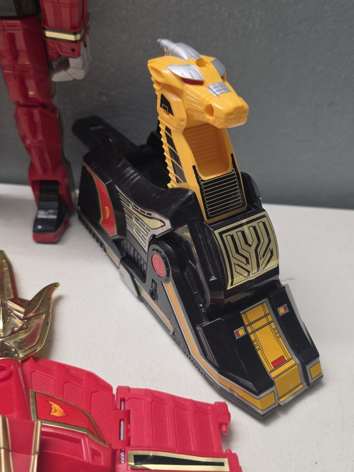 1994 Bandai Mighty Morphin Power Rangers Deluxe Thunder Megazord INCOMPLETE