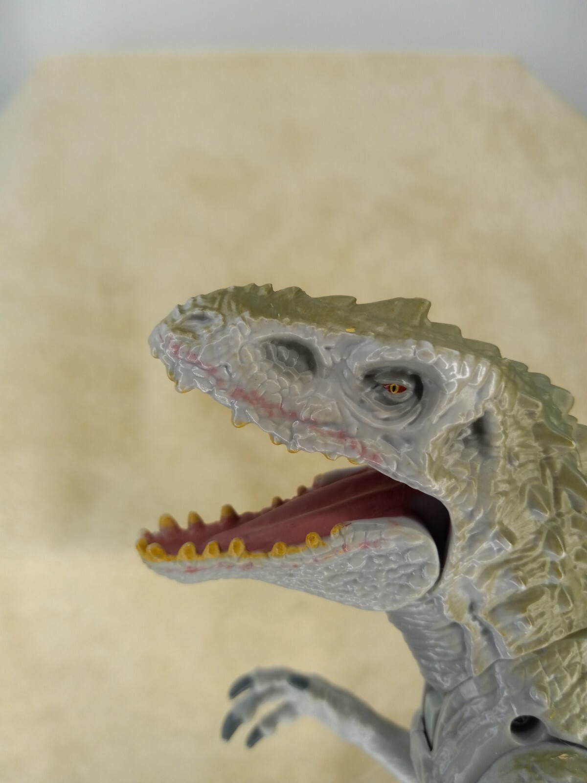 2015 Jurassic World Indominus Rex Chomping Bite Action & Battle Wound bin g3