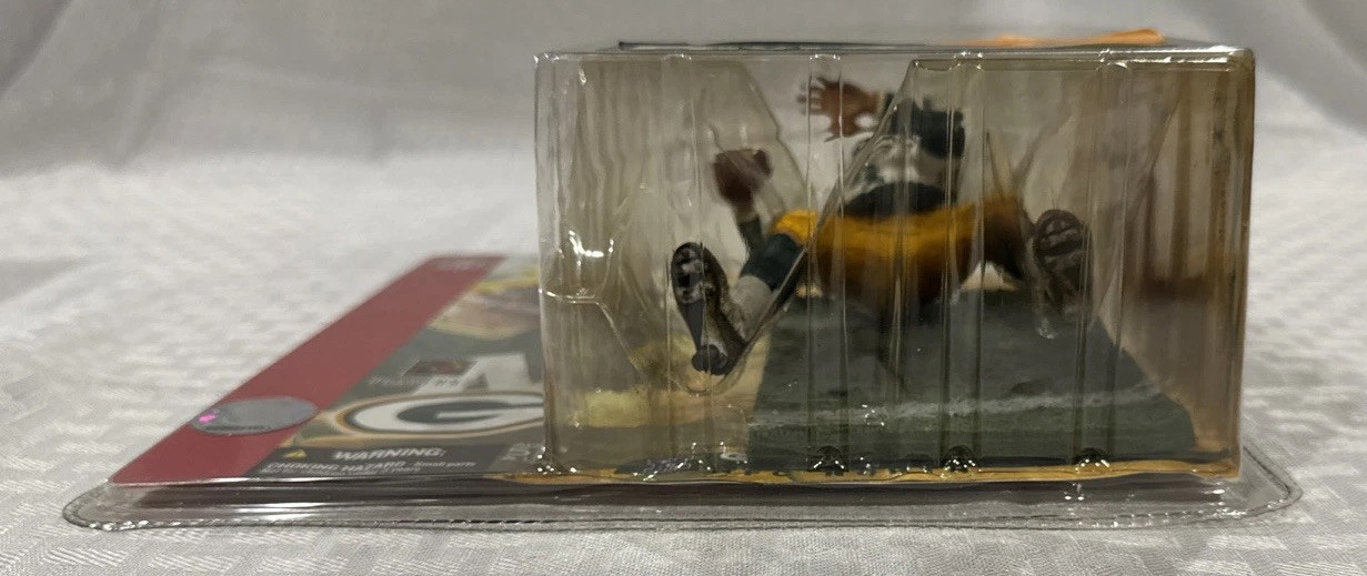 2002 McFarlane NFL Brett Favre Packers White Jersey Green Sleeves Variant