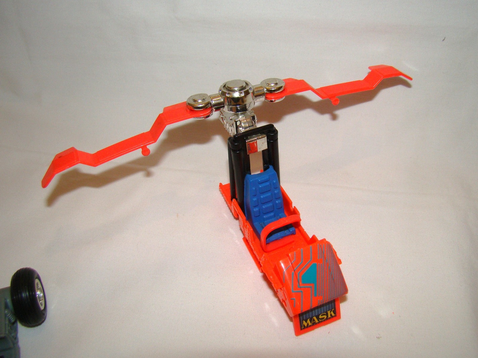 M.A.S.K. (1987) DYNAMO ~ SPLIT SECONDS ~ BRUCE SATO VINTAGE MASK KENNER