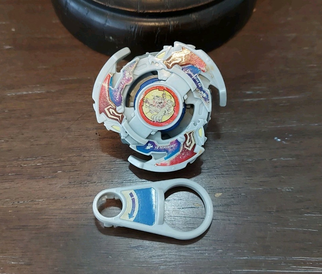 Beyblade Driger G Revolution Engine Gear Vintage Hasbro W/ Key READ!!!