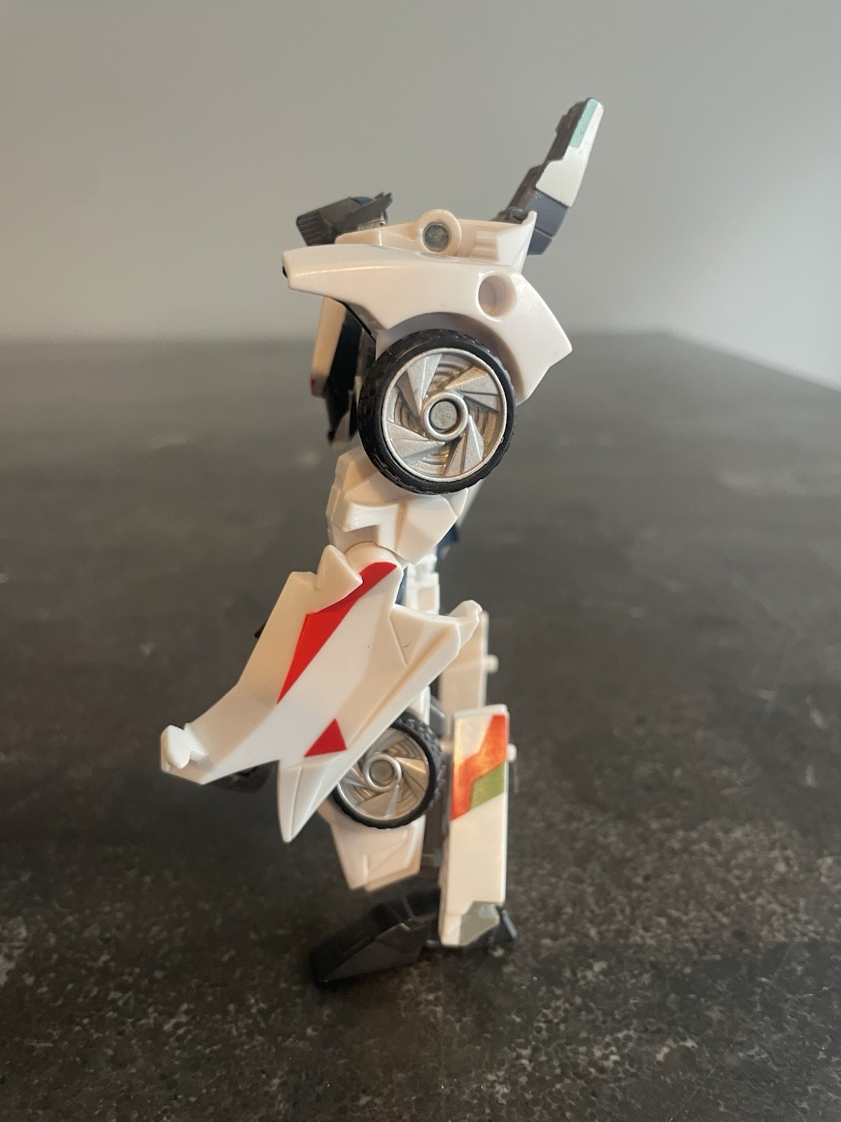 Transformers Prime RID Deluxe Class Autobot Wheeljack 2011