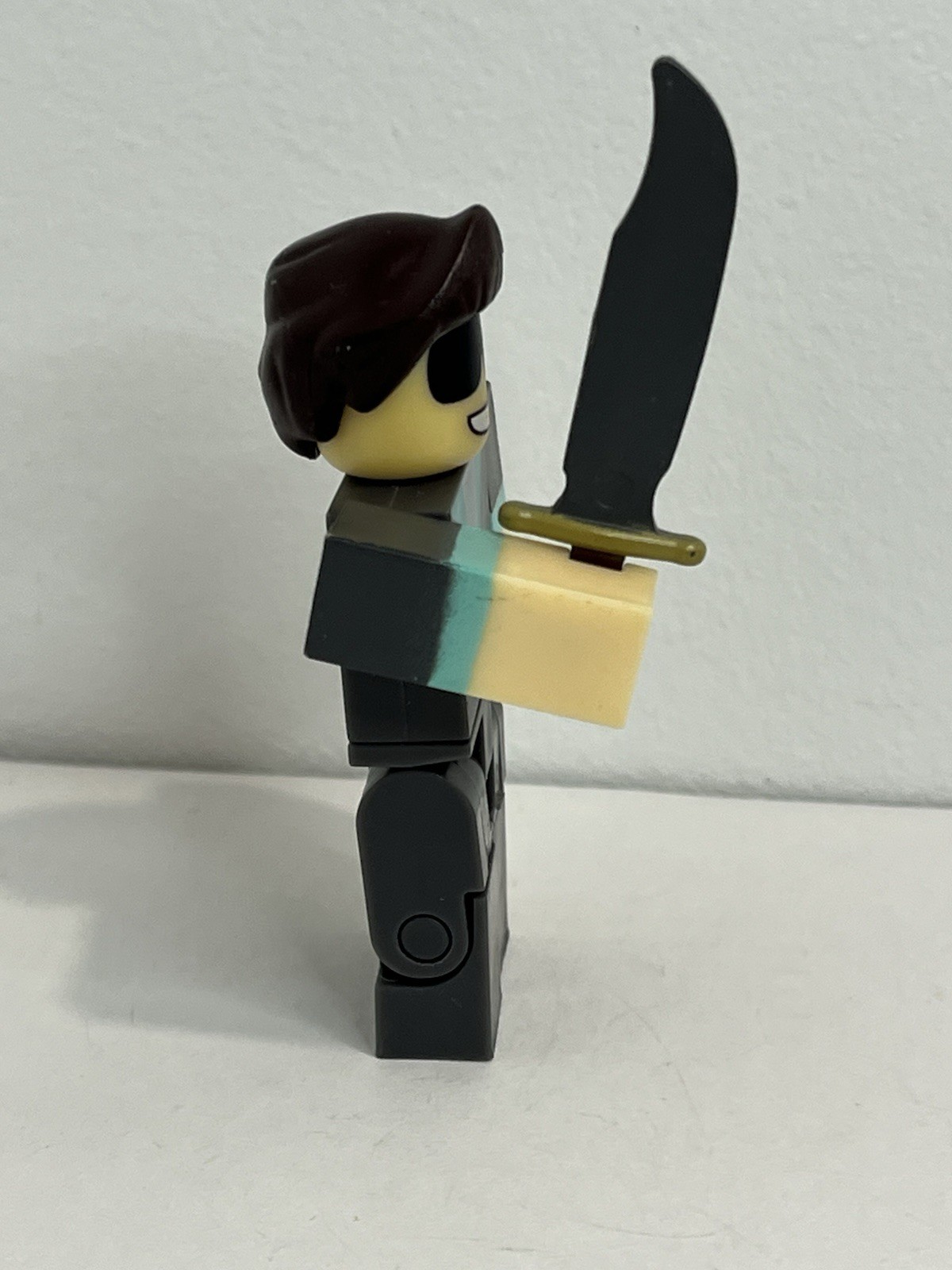 ROBL0X LOLERIS Series 2 Legends Multipack Action Figure knife COMPLETE (NO CODE)