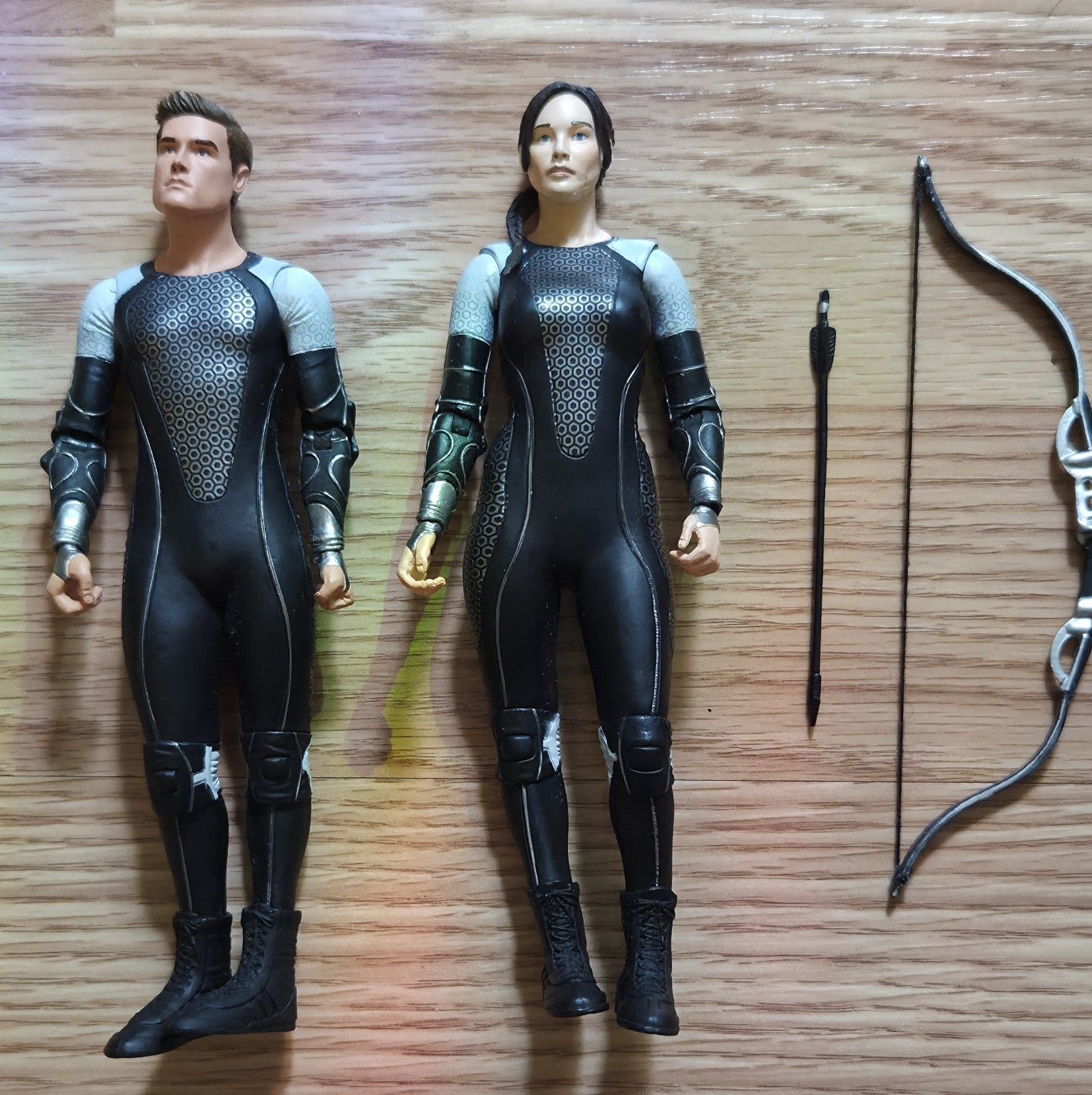 Hunger Games Catching Fire Katniss Everdeen & Peeta 7&Prime; action figure NECA 2013