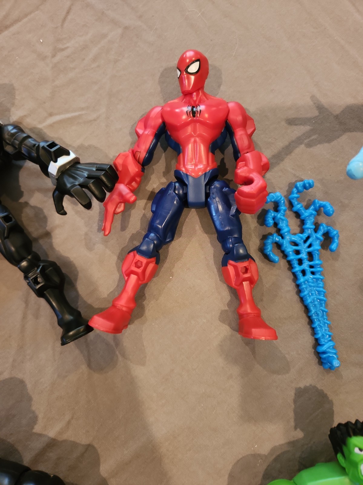 Marvel Superhero Mashers Lot Hulk, Thanos, Venom, Miles Morales Accessories