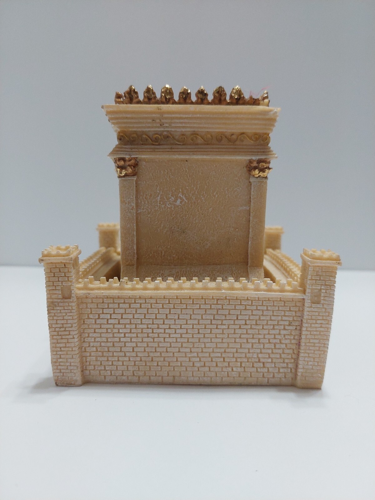 VINTAGE MODEL SCALE BONE RESIN CASTLE MAUSOLEUM 4.5&Prime; X 4&Prime; X 4&Prime; BEIGE AND GOLD