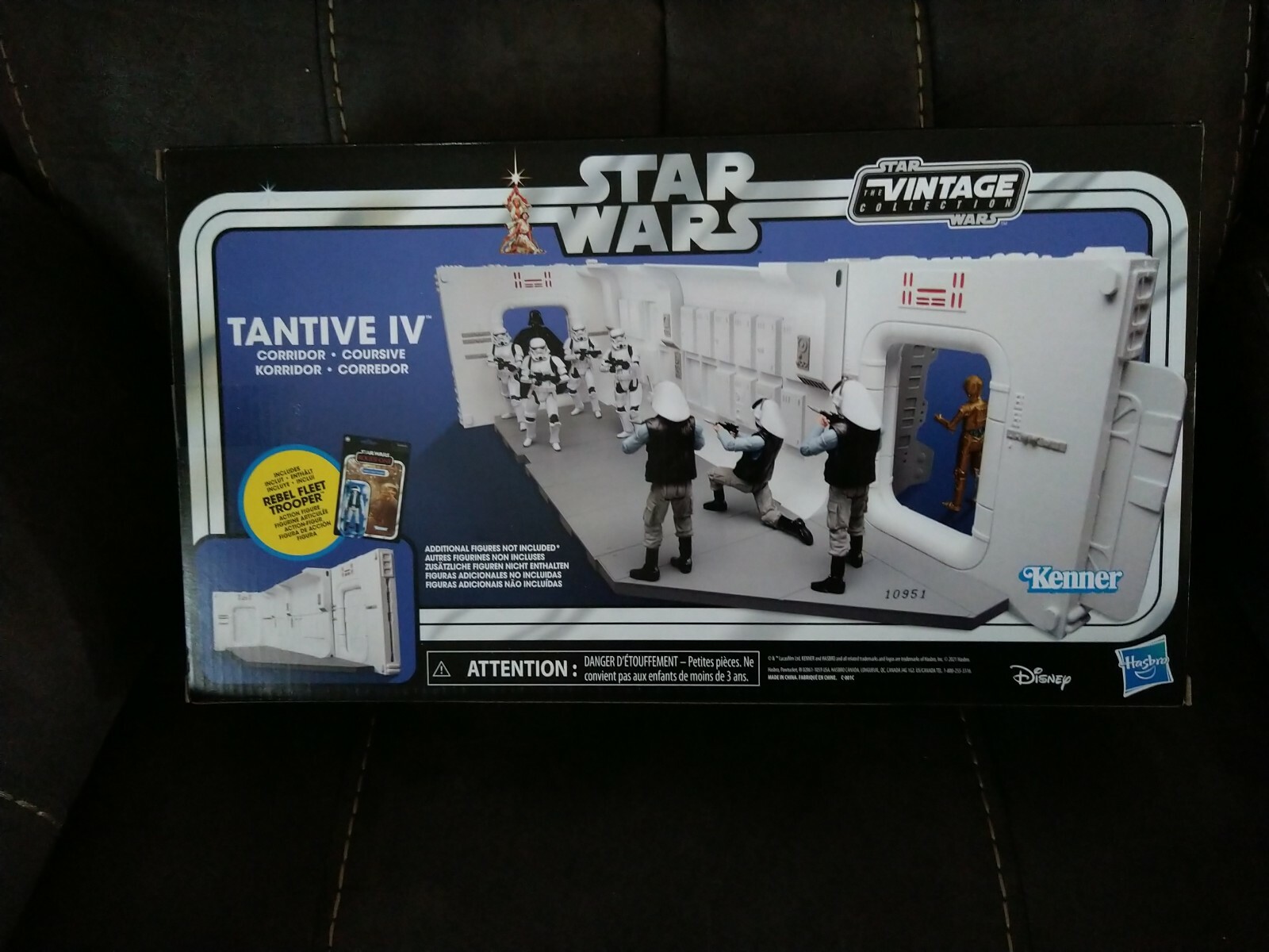 STAR WARS VINTAGE COLLECTION: TANTIVE IV CORRIDOR with REBEL FLEET TROOPER