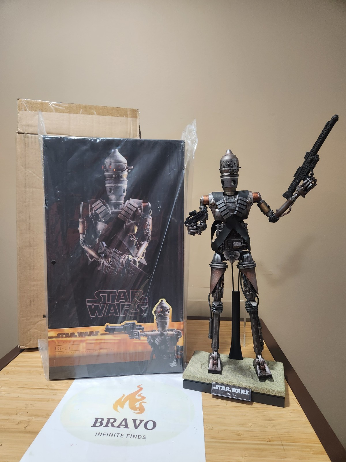 TMS008 IG-11 Star Wars The Mandalorian Hot Toys 1/6 Scale Action Figure