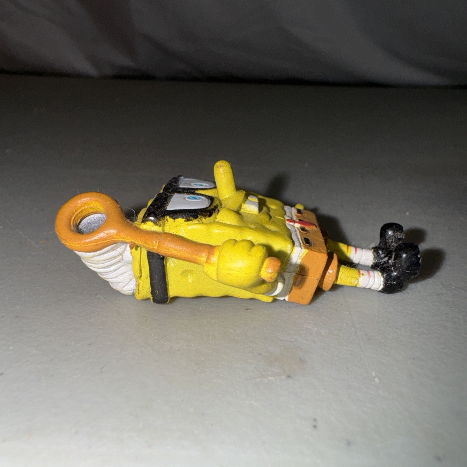 Viacom Nickelodeon 2&Prime; SpongeBob SquarePants miniature figure figurine