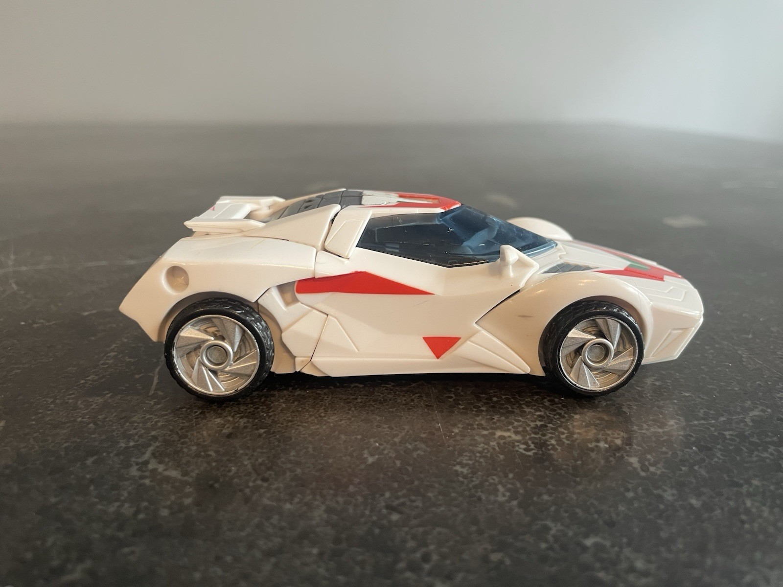 Transformers Prime RID Deluxe Class Autobot Wheeljack 2011