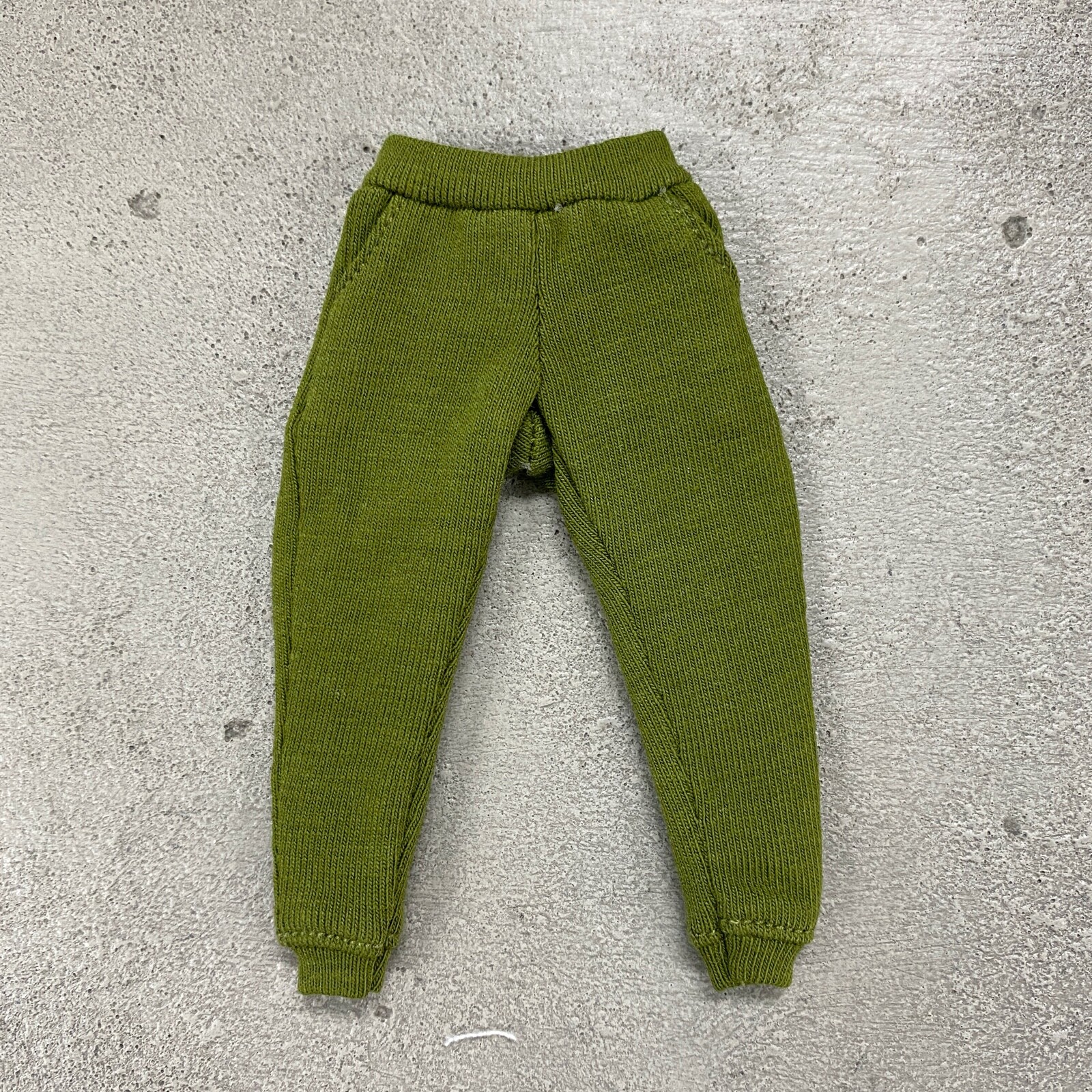 MO-SPT-GN: 1/12 Green Jogging Pants for 6&Prime; slim action figure body
