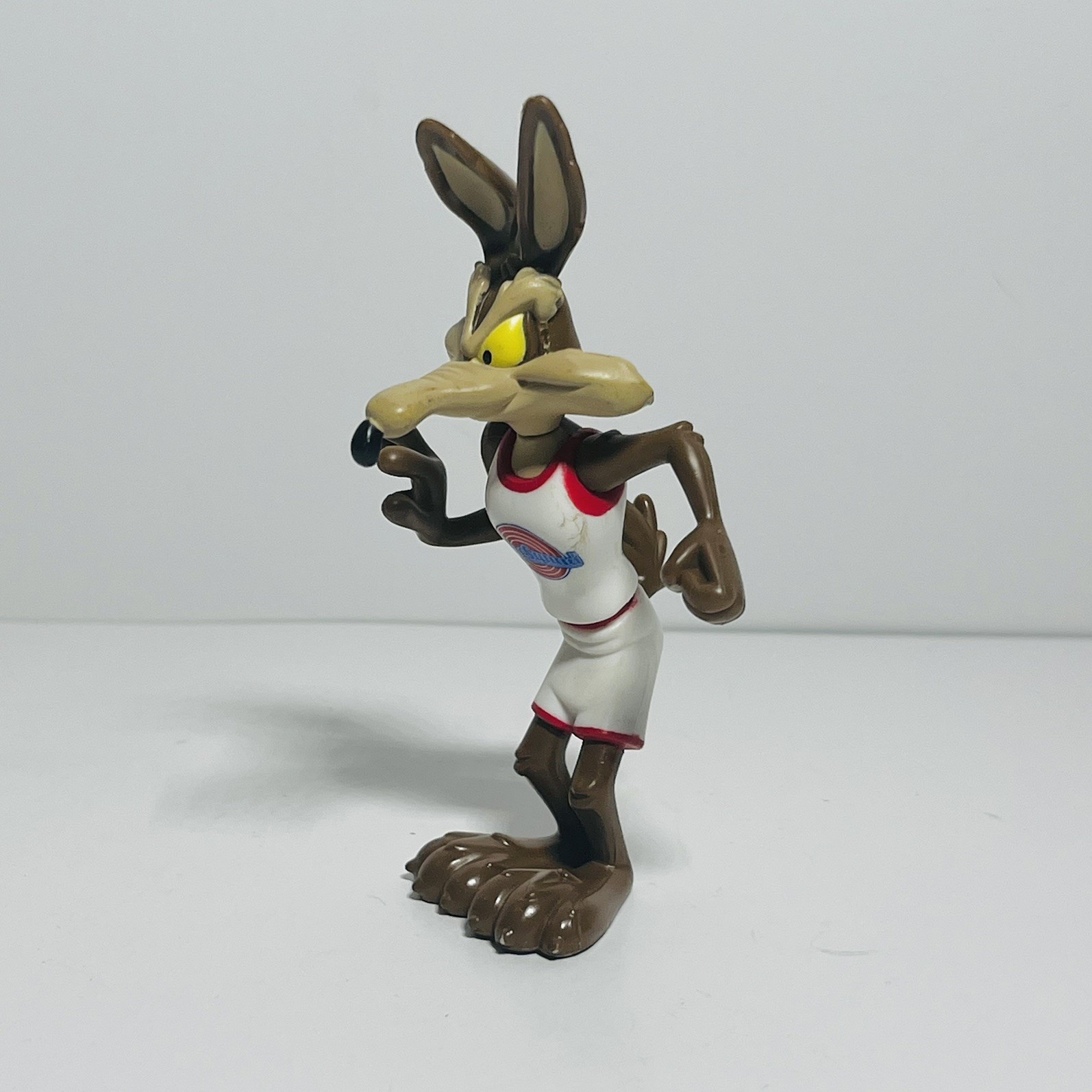 Space Jam WILE E COYOTE Playmates 1996 Tune Squad 4&Prime; Figure LOONEY TUNES