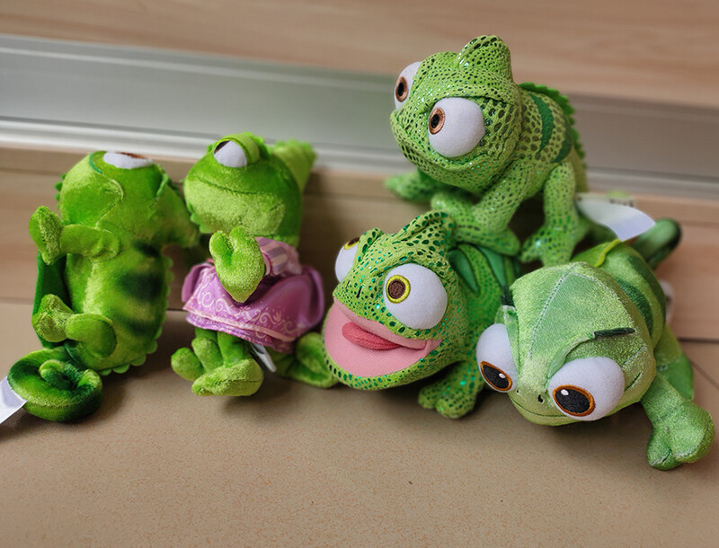 NEW Disney Parks PASCAL SHOULDER PLUSH DOLL Rapunzel Tangled