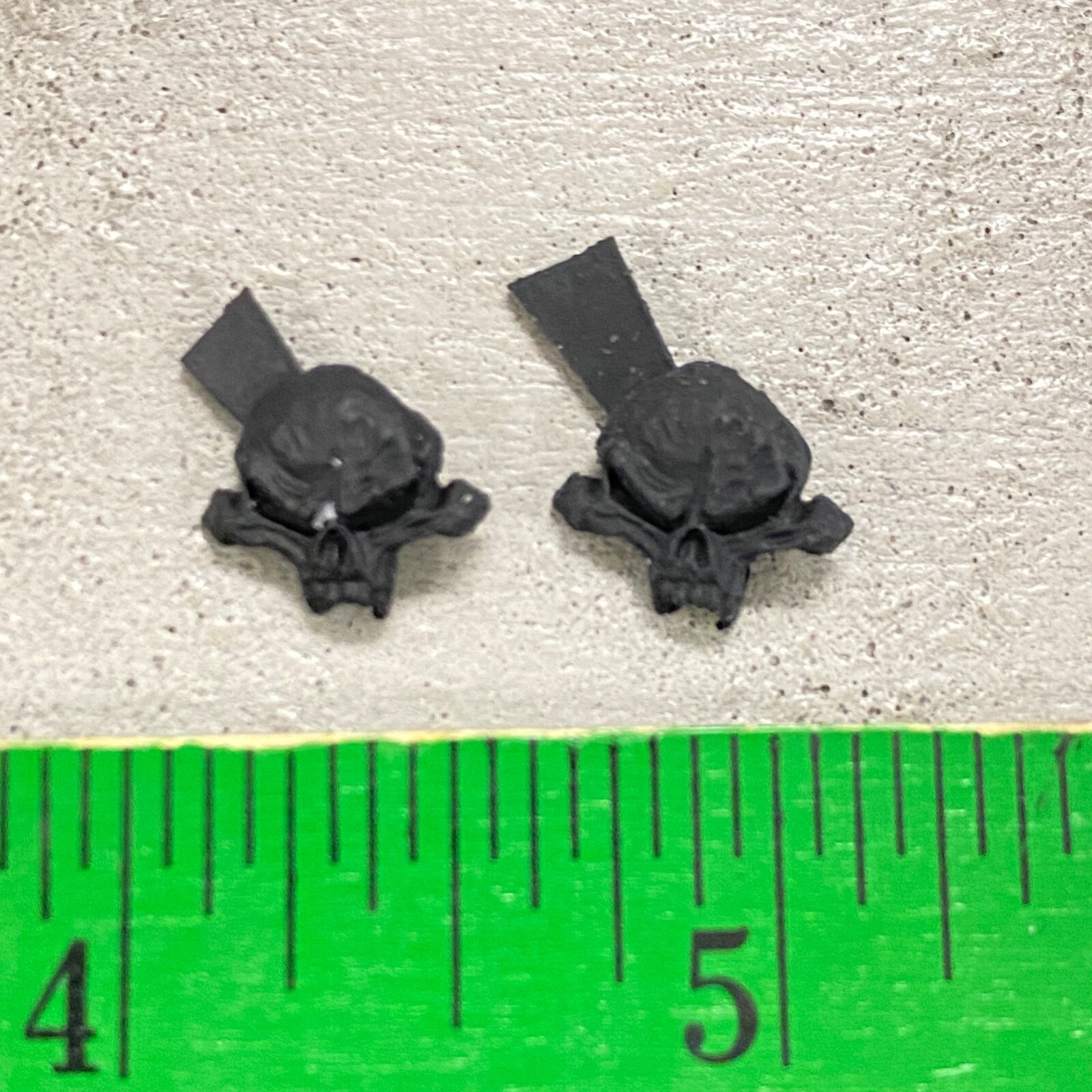 SU-SPN-CHM: 1/12 Scale Spawn Style Skull Emblem x 2 pcs for 6&Prime; ~ 7&Prime; Figures
