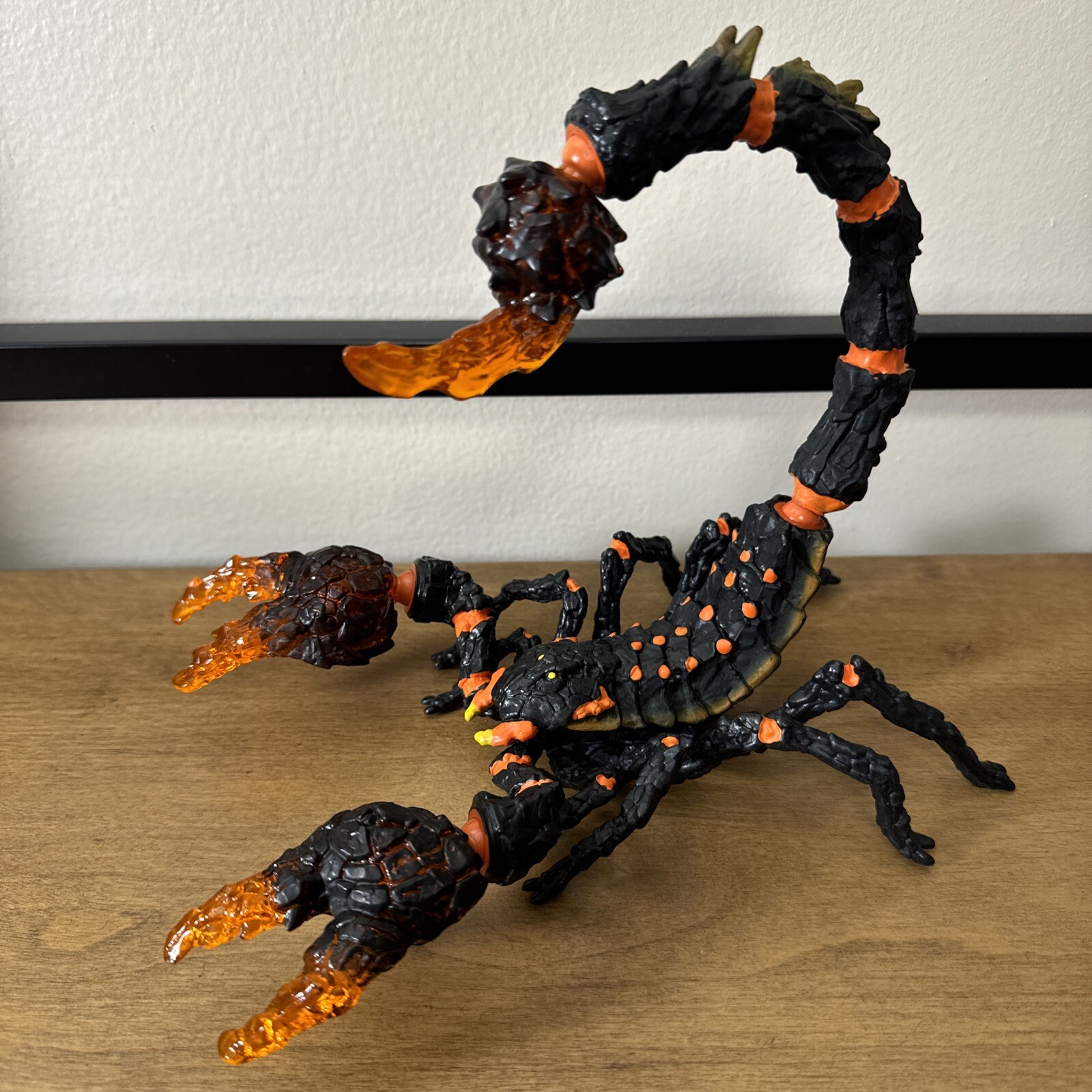 Schleich Eldrador Creatures Lava Scorpion 8&Prime; Long Action Figure 70142 Orange Tip