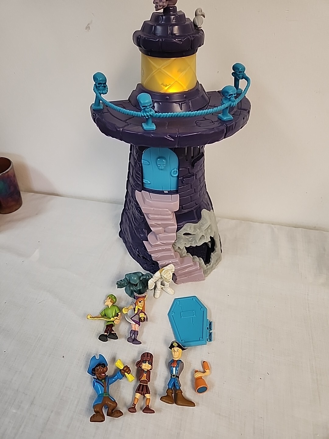 Hanna Barbera Scooby Doo Crystal Cove Lighthouse Frighthouse Playset W Figures