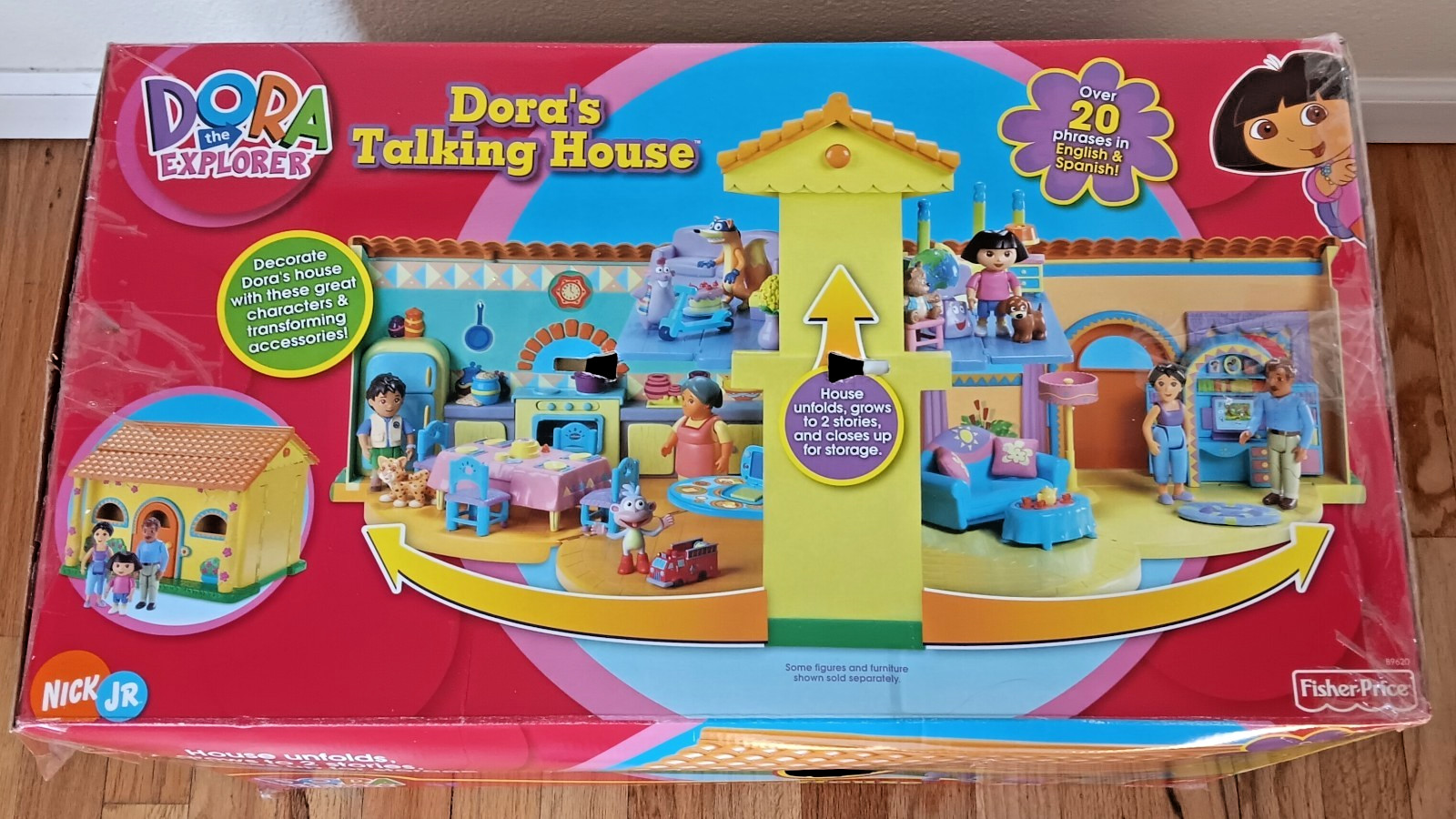 DORA THE EXPLORER TALKING DOLL HOUSE INCLUDES DORA, MAMI, PAPI & SOFA 200 NEW